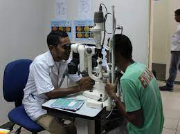 Orthomologist conducting a eye examination 